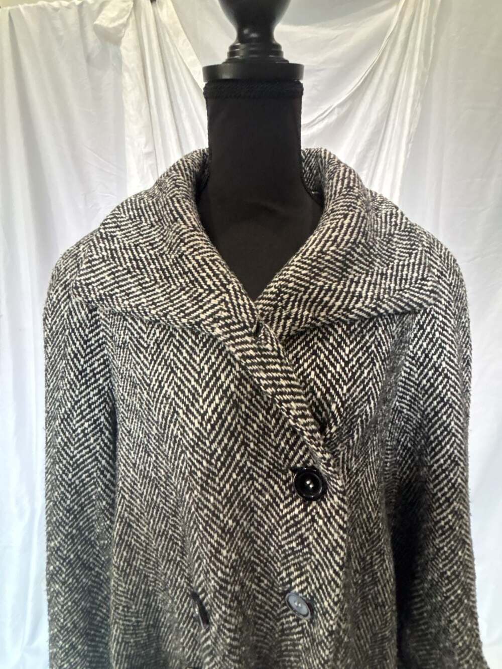 Vintage Komitor Black and White Herringbone Wool Blend Maxi Coat with Oversized - Picture 4 of 5